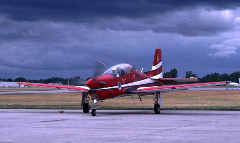 embraer_emb_312_tucano_l1.jpg
