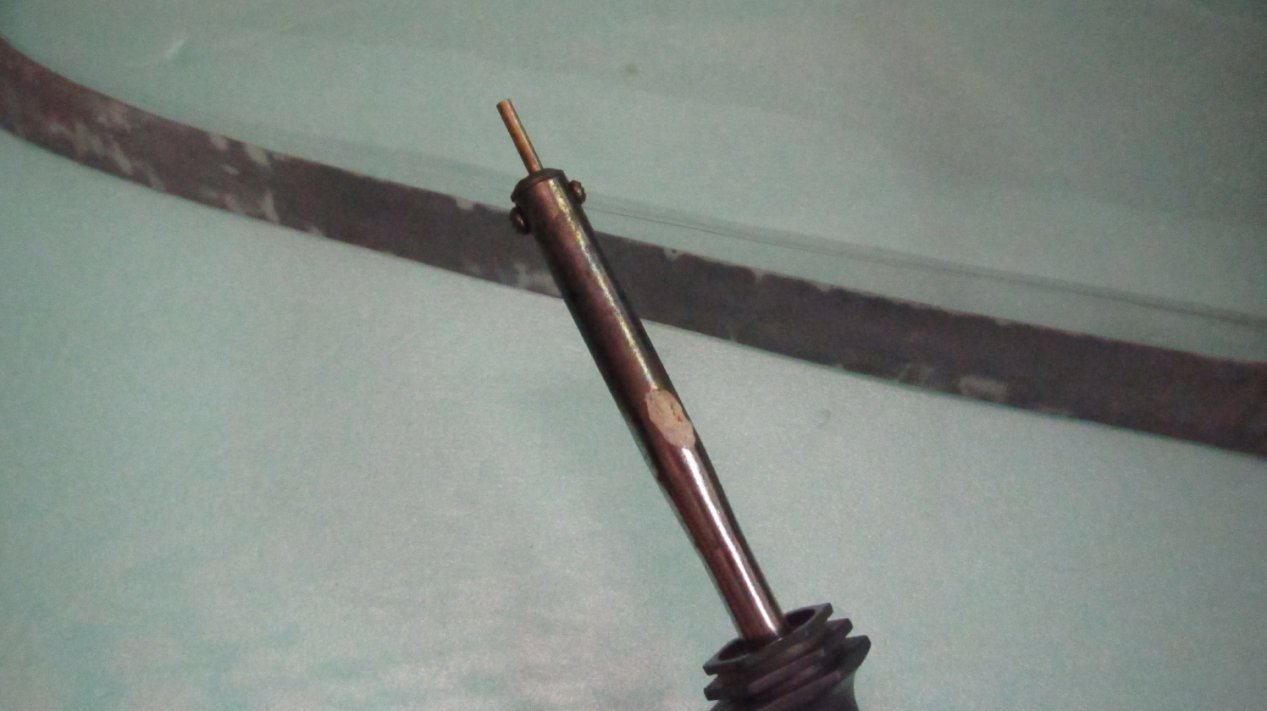 CARF panel screws0002.jpg