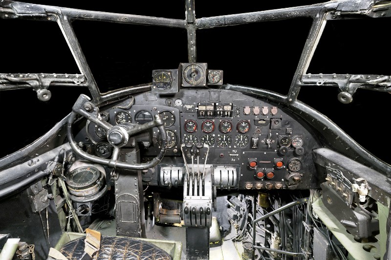 AVRO 2 .jpg