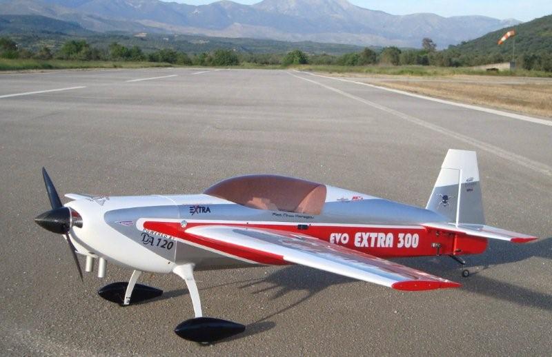 Extra 300.jpg